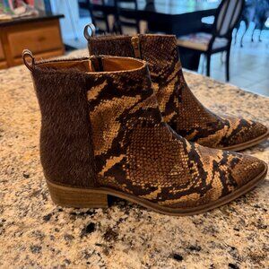 Queork portuguese cork/faux snakeskin ladies boots
